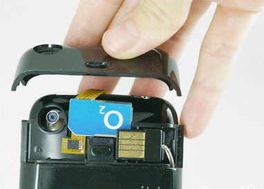 Clip the 2nd sim into place and refit the top cover Clip the 2nd sim into place and refit the top cover