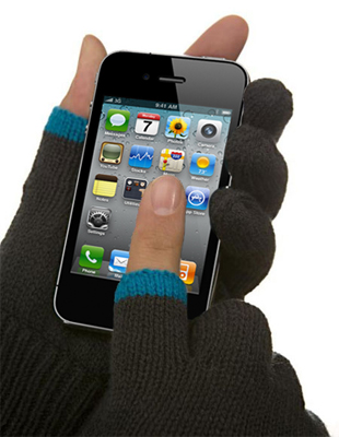Use fingerless gloves to fix signal problems with iPhone 4 Use fingerless gloves to fix signal problems with iPhone 4