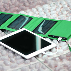 enCharge Folding Solar Storage Power for Smartphones and Tablets
